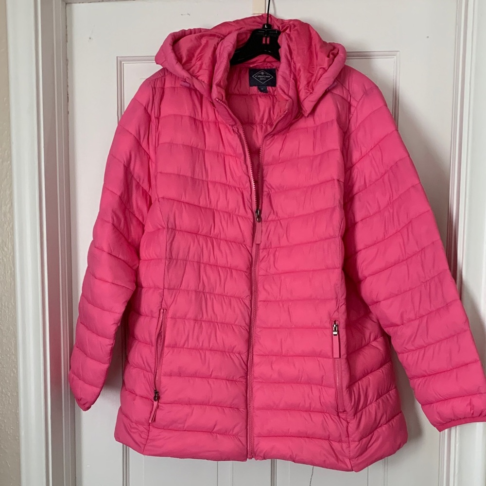 St. John's Bay Pretty in Pink puffer jacket. 
Women’s Size XL
In great shape👏🏻